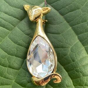 Caravel Cat Brooch Gold Tone With 1 Giant Aurora Borealis Pear Shape Stone